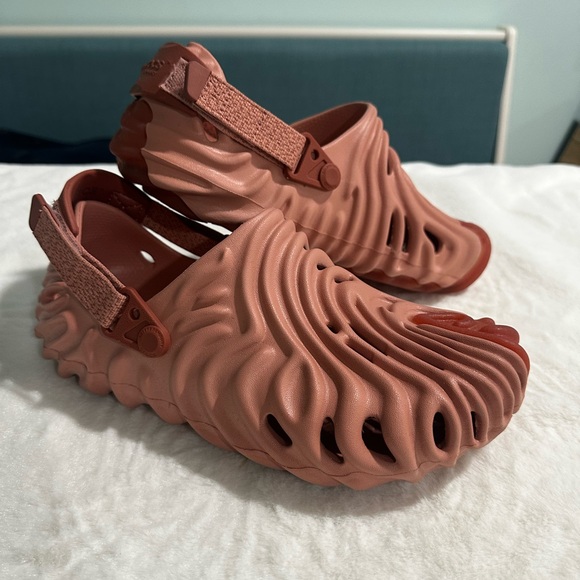 NWOT CROCS SALEHE BEMBURY Collaboration - Picture 2 of 4